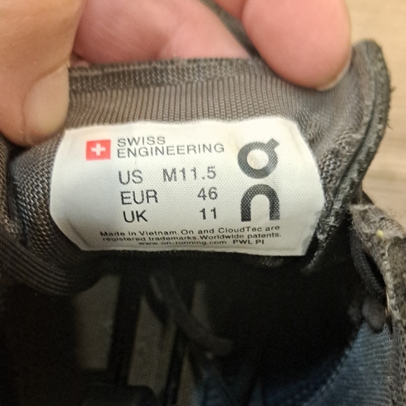 On Running Men's Black Athletic Shoes - Picture 9 of 12